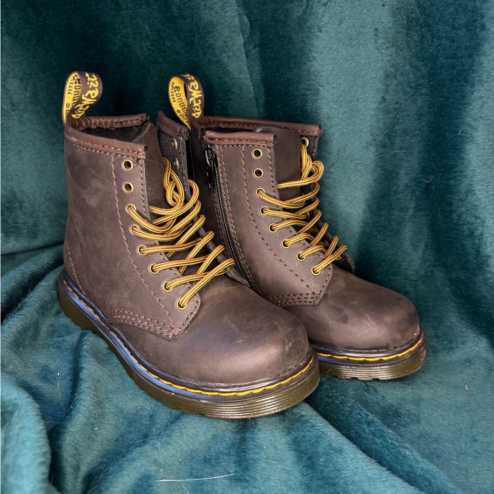 Dr. Martens Airwalks Toddler 9 NWOT